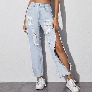 Light Wash Ripped Jeans